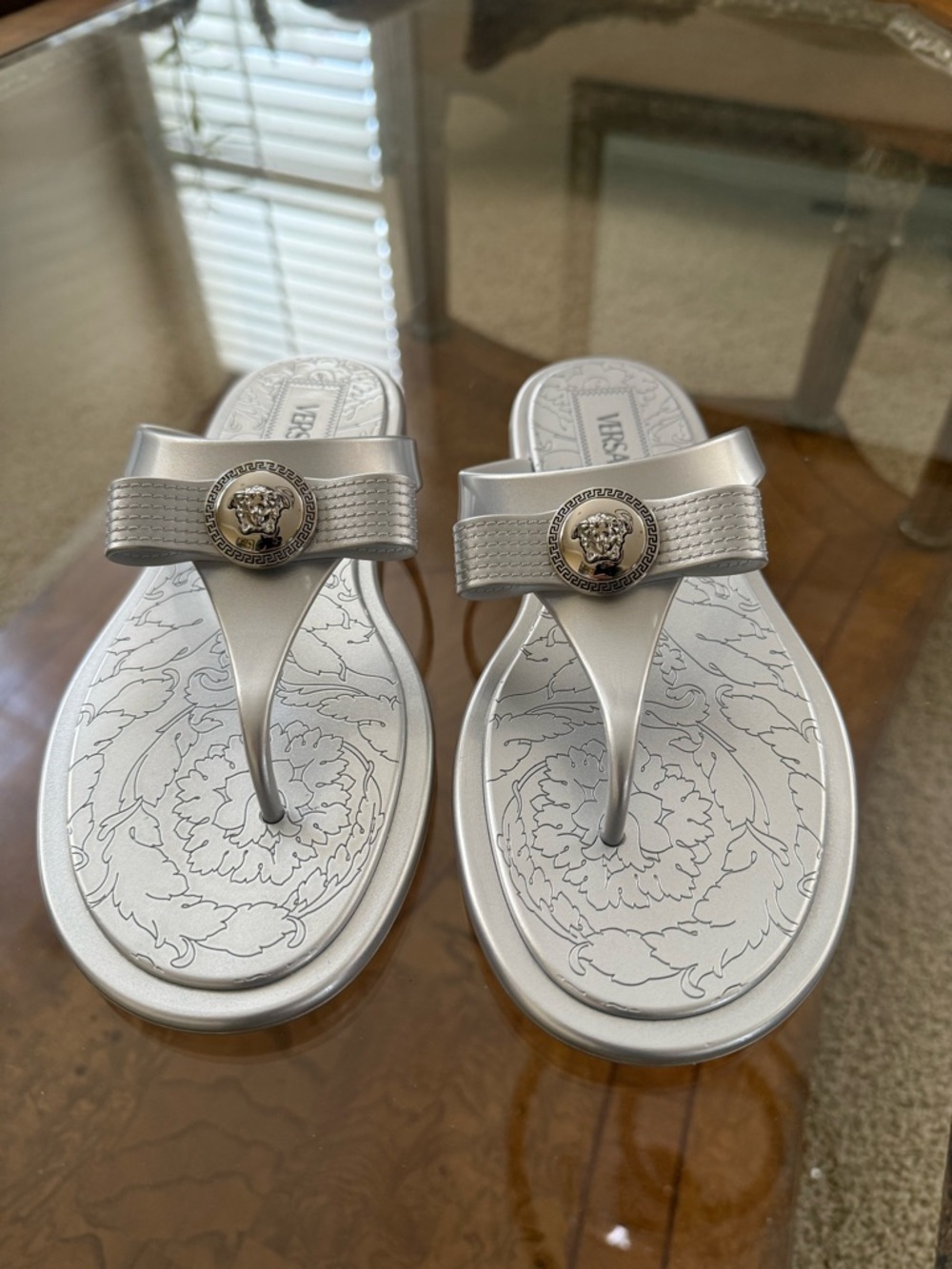🩶 Versace Palazzo Silver Metallic Ribbon Bow Medusa Flip Flops Sandal 9 🩴